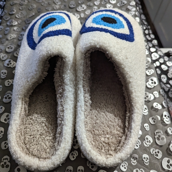 Evil eye slippers - Picture 2 of 4
